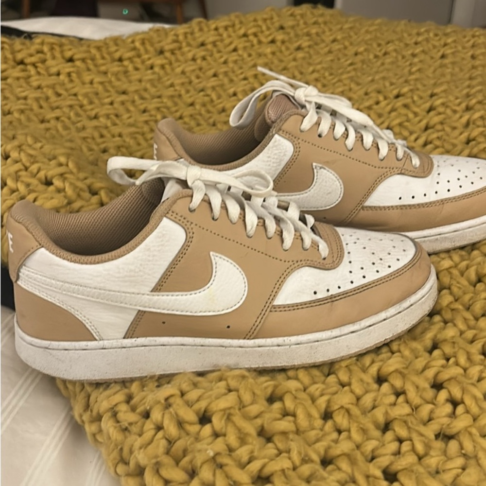 Ladies Nike Tan and White Sneakers like new